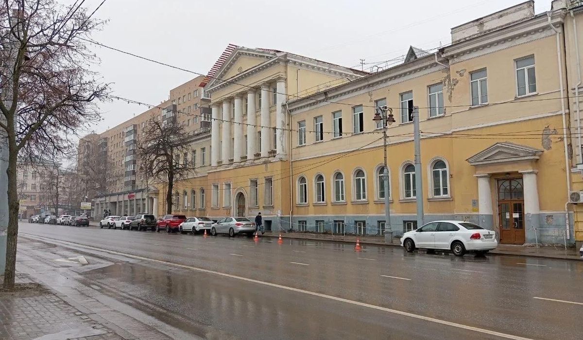 В Курске планируют завершить ремонт бывшего роддома на Ленина к 1 декабря