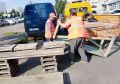 Жители Северо-Западного микрорайона пожаловались на несанкционированную торговлю, которая, со слов горожан, развернулась рядом с проезжей частью в районе дома № 3 по улице Студенческой