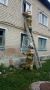 Под Курском пожарные проникли в окно второго этажа, чтобы помочь пострадавшей пенсионерке