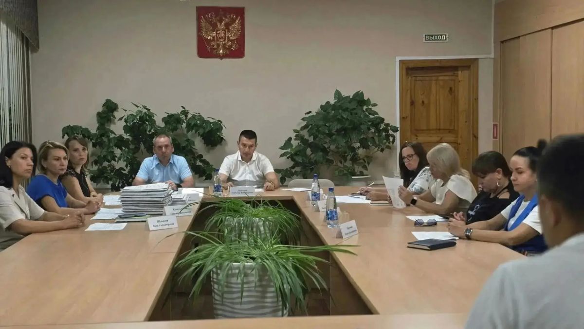 Под председательством первого заместителя главы администрации города Владимира Гребенкина в комитете социальной защиты населения состоялось очередное заседание межведомственной комиссии, где были рассмотрены заявления курян...