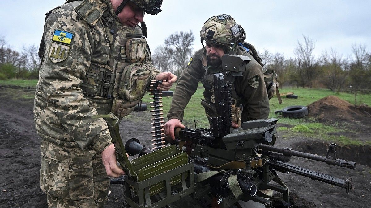 Российские военные взяли в плен солдата ВСУ в женском платье в Судже