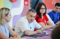 «Работали круглосуточно, спали по 3-5 часов»: Хинштейн встретился с волонтерами, помогавшими курянам после вторжения ВСУ