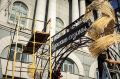 Центр Курска украшают за бюджет города и средства предпринимателей