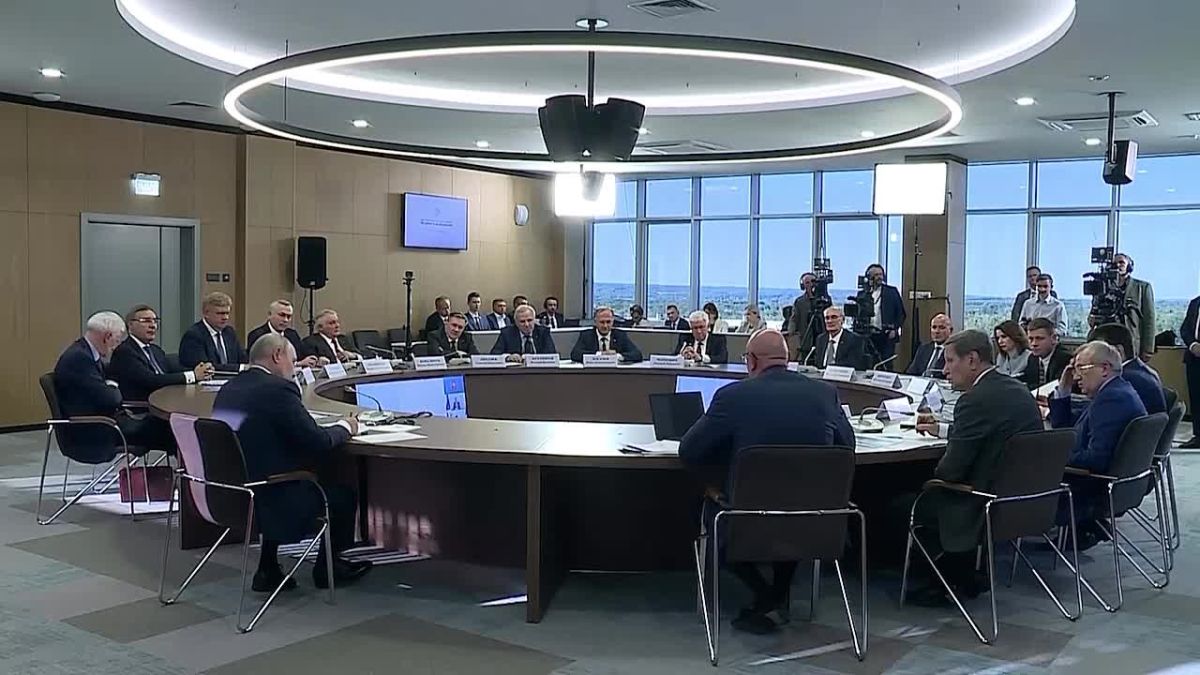 Дмитрий Чернышенко выступил на заседании Совета по науке и образованию