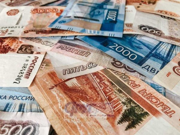 Девушка‑курьер из Волгограда похитила у жителя Курска более 4 миллионов