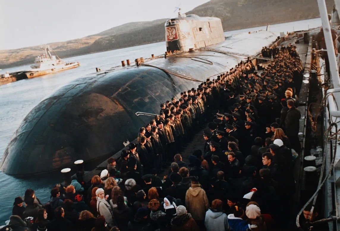 26 лет гибели «Курска». 26 лет назад, 12 августа 2000 года в Баренцевом море затонула атомная подводная лодка К-141 «Курск»