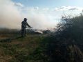 В Курской области потушили пожар возле кладбища