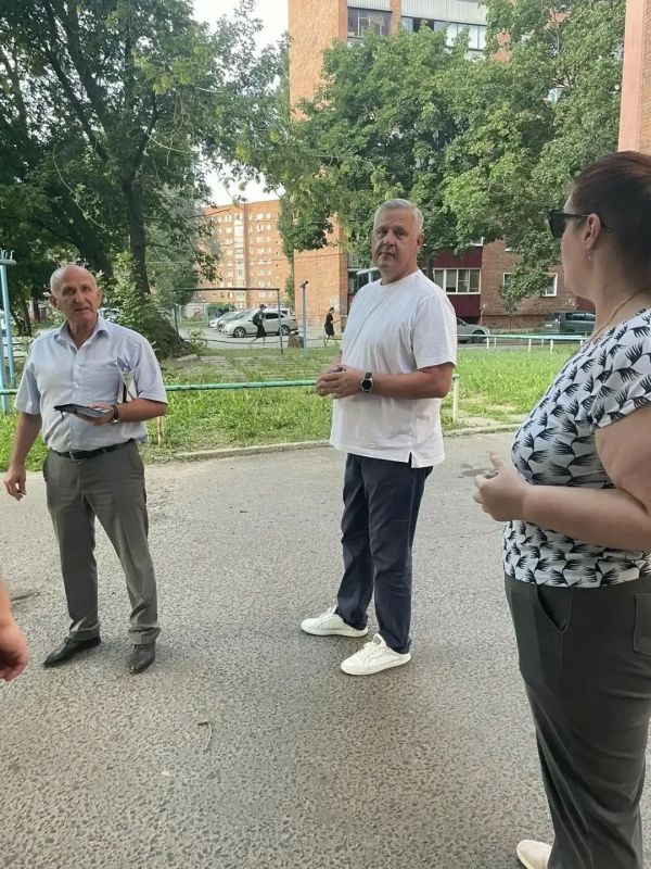 #ВстречиДепутатов. Депутаты Курской областной Думы и Горсобрания Андрей Дюдин и Дмитрий Лепшеев (соответственно) продолжают серию встреч с жителями