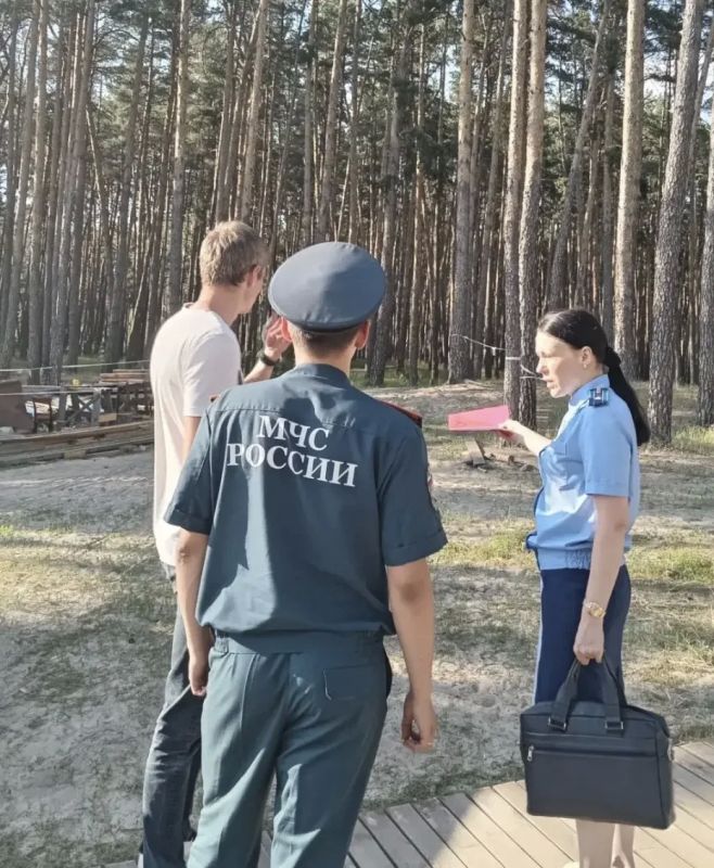 В Курске после вмешательства прокуратуры мангальные зоны вблизи городского леса оборудованы средствами пожаротушения