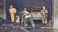 В Курске сгорело 2 автомобиля в боксе автосервиса В Курске в боксе автосервиса сгорело два автомобиля. По словам пожарных, ЧП могло спровоцировать настоящую трагедию - рядом находились кислородные баллоны и емкости с...