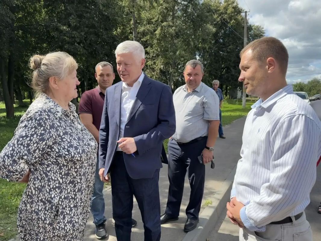 В Дмитриеве решают проблему с центральной канализацией