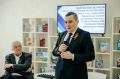 Александр Хинштейн поделился с курянами подборкой литературы из книжных лавок
