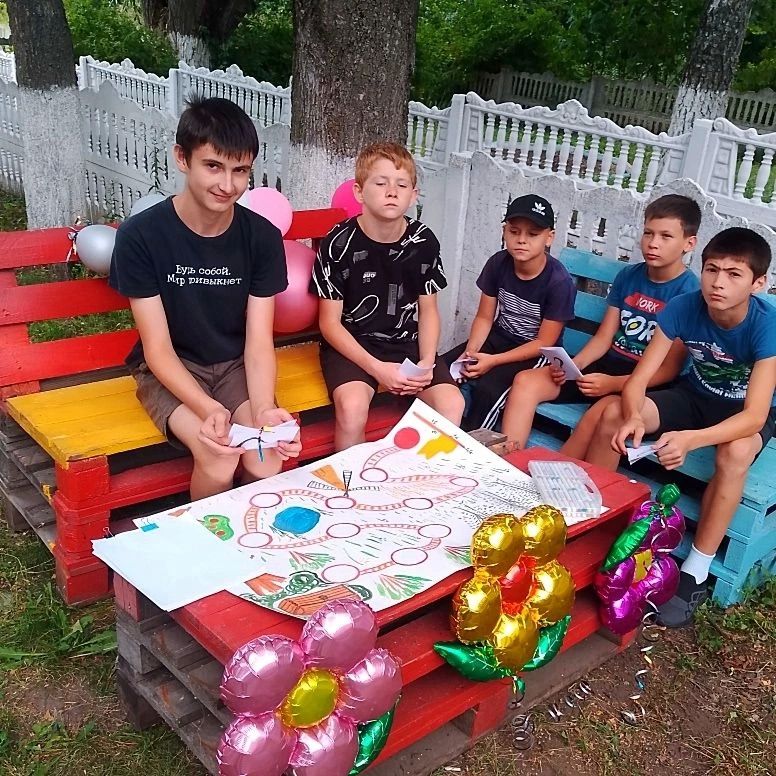 В рамках летнего сезона в Ржавском СДК состоялась игровая встреча, приуроченная ко Дню летних квестов
