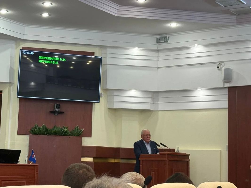 Это издевательство: курский депутат Якунин о низких зарплатах педагогов