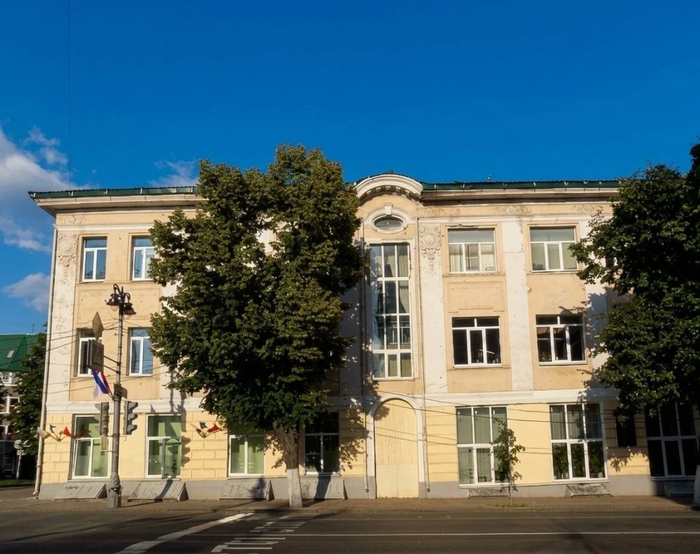 Продолжая знакомство с архитектурным наследием Курской области, сегодня мы расскажем о «Доме Чурилова» на улице Ленина, 25