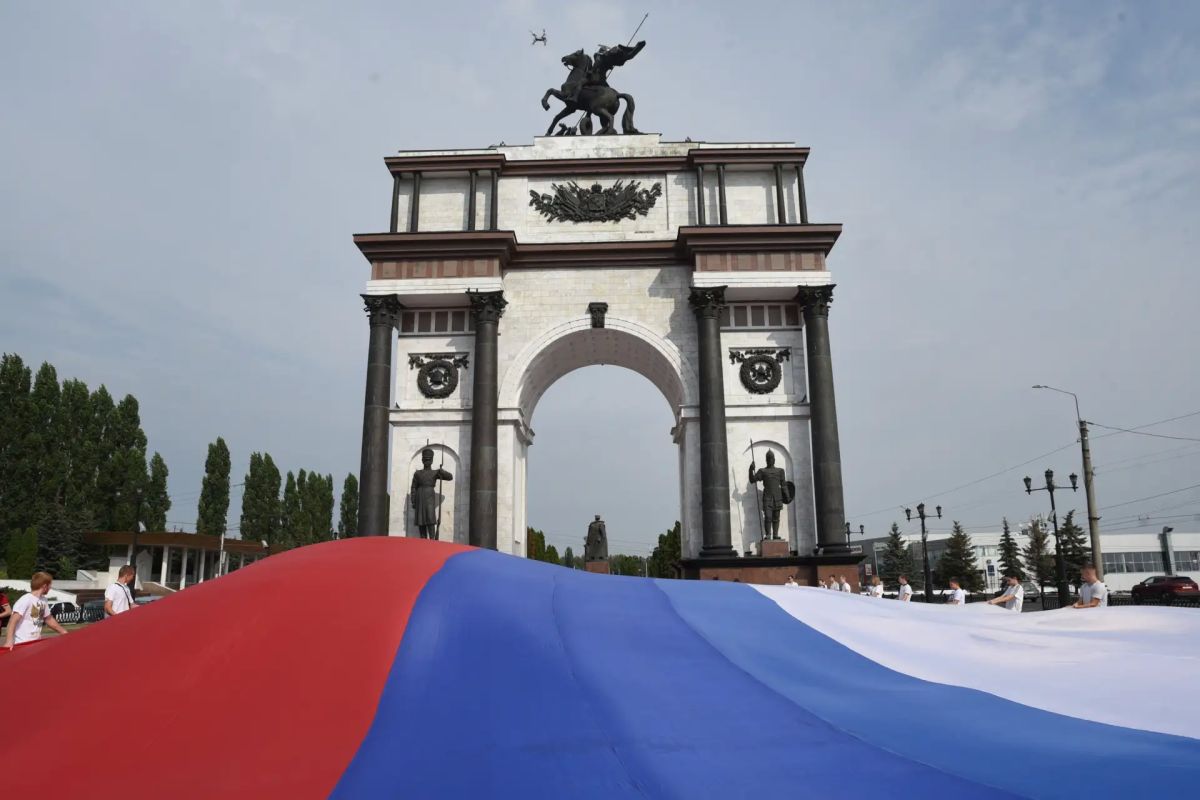 С Днем Государственного флага России!