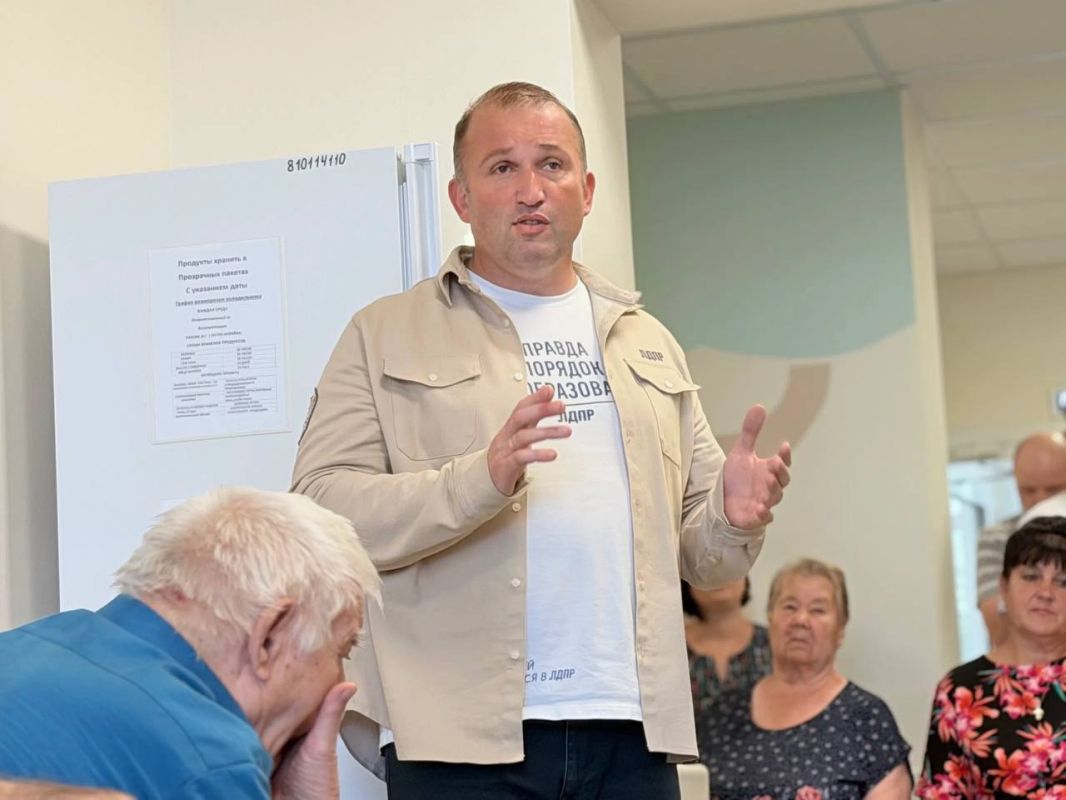 Алексей Томанов: Сегодня в рамках Всероссийской приемной «Большой команды ЛДПР» мы посетили пункт временного размещения жителей приграничья