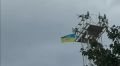 Хохлы попытались забросить свой флаг в Курскую область, но дрон символично напоролся на столб