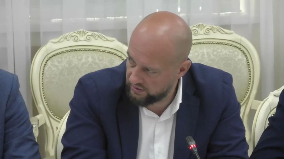 Мэр Курска опроверг сообщения о нанесении разметки в ямы на улице Сумской