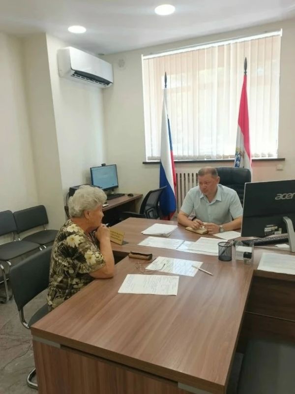 Начальник государственной жилищной инспекции Курской области провел личный прием граждан, в ходе которого были подняты следующие вопросы: