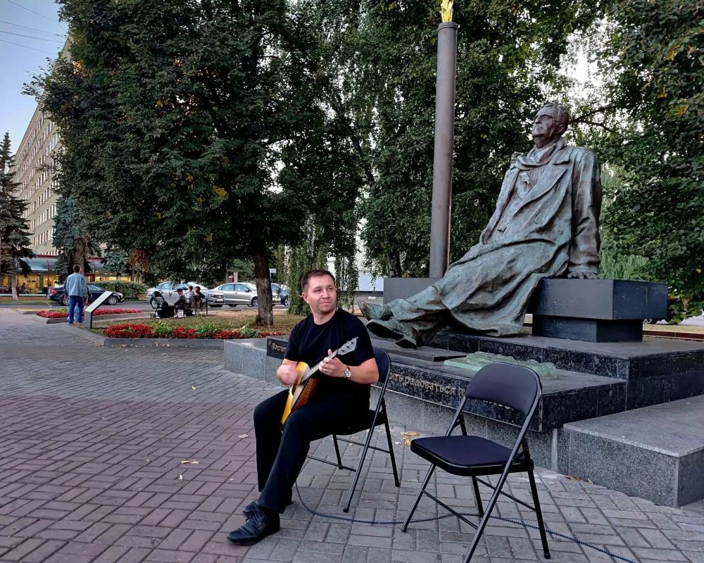 В центре Курска звучит живая музыка