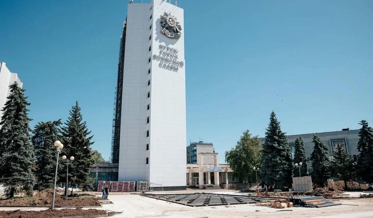 Хинштейн рассказал о военных, чьи бюсты появятся на Аллее Героев в Курске