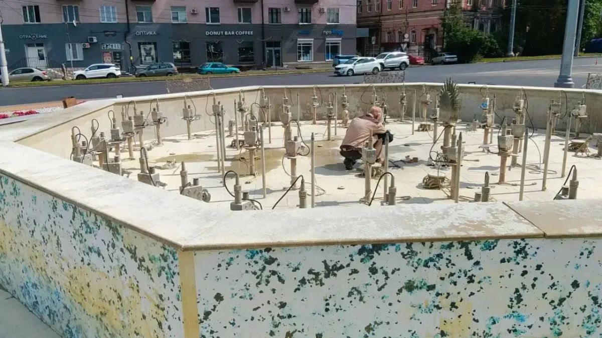 В Курске начали реконструкцию фонтана на Московской площади