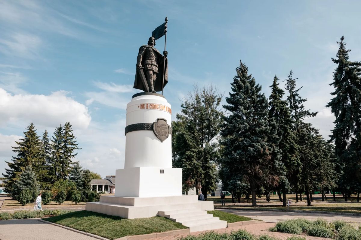 Александр Хинштейн: Завершили реконструкцию памятника Александру Невскому в Первомайском парке — в самом сердце древнего Курска