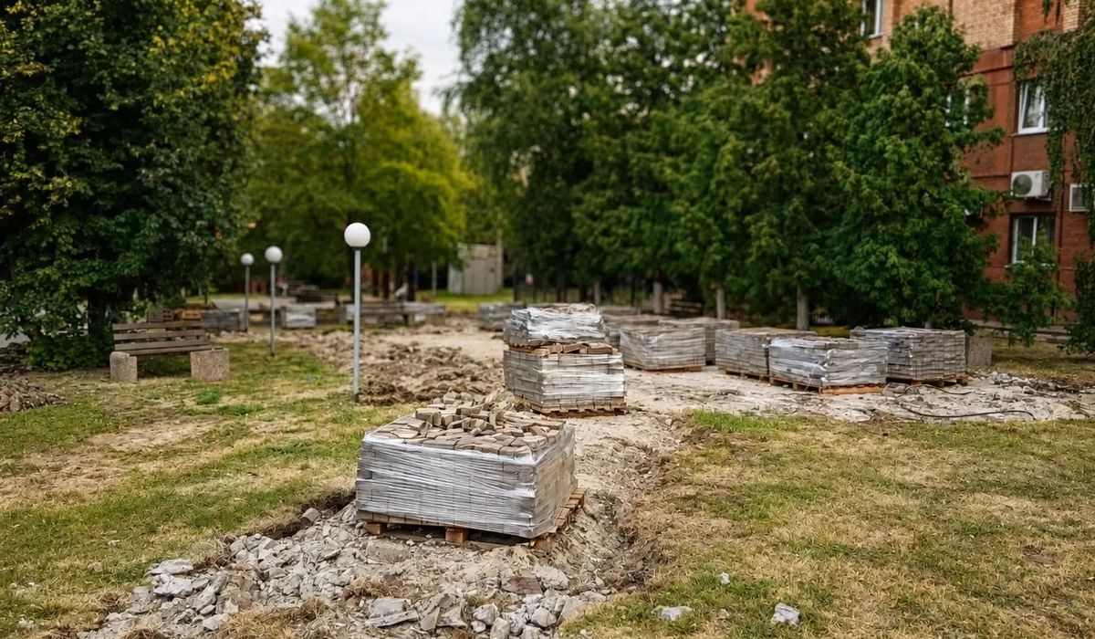 В Курске началось благоустройство сквера студенческих отрядов