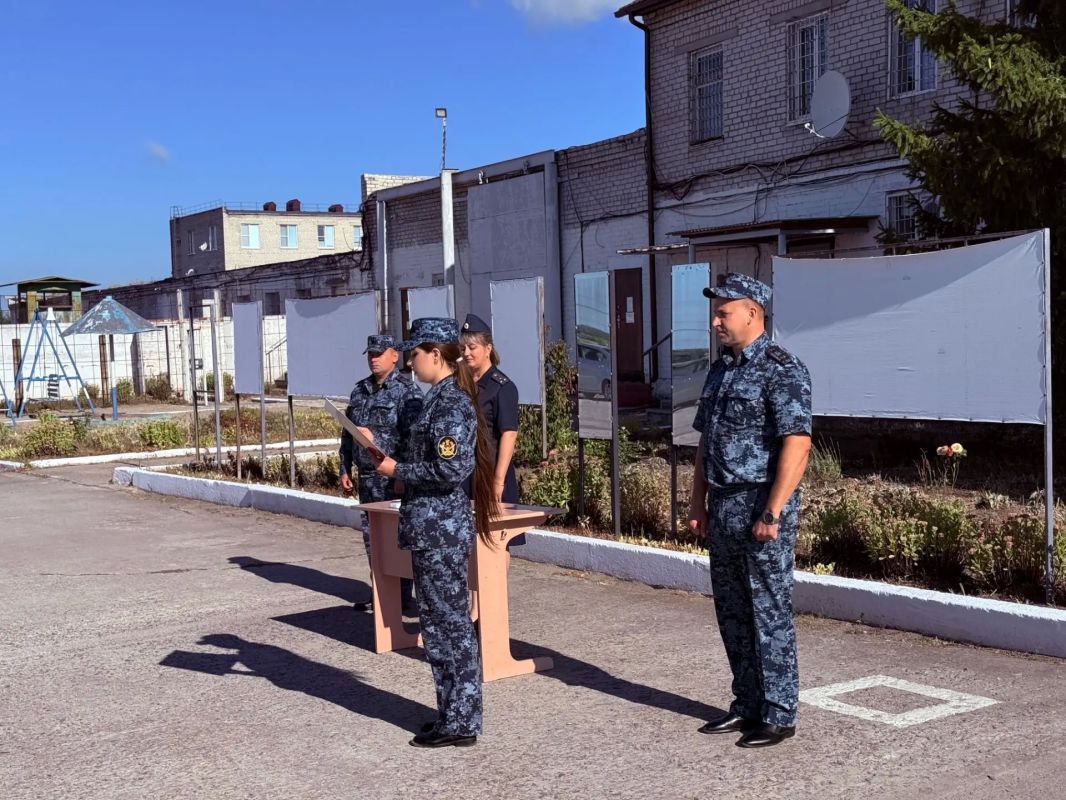 В колонии-поселении №8 молодые сотрудники приняли присягу