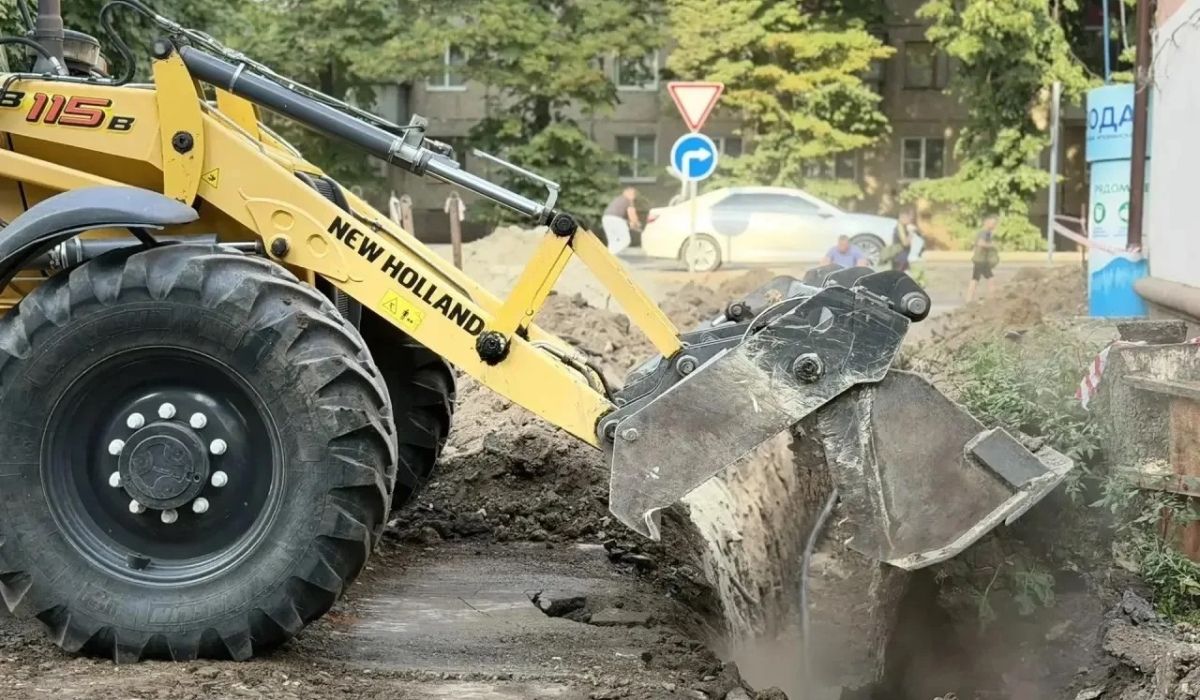 В Курске на Школьной меняют участок трубопровода