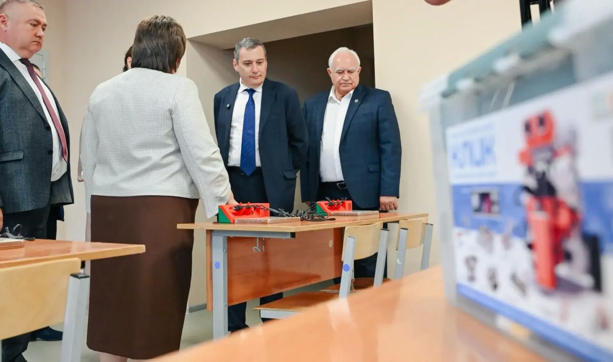Хинштейн о школе под Курском: её буду помнить всю жизнь