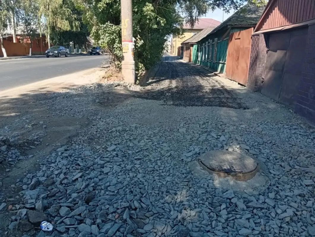 В Курске на улице Малых до конца недели завершат ремонт тротуаров