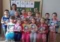 Время бежит быстро. Не успеешь оглянуться, как маленькие ребята станут первоклашками и сядут за парты