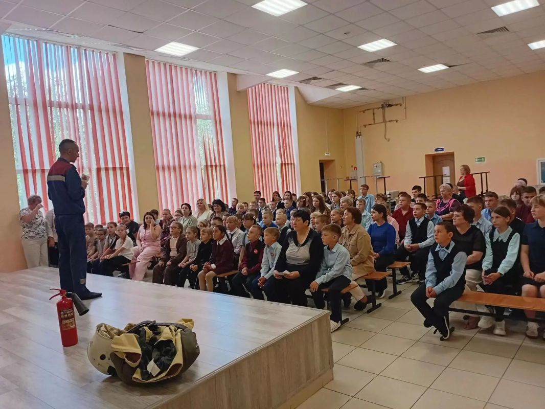 Учебная эвакуация и занятие по ППБ для школьников Глебовской СОШ Фатежского района