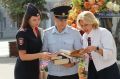 Курские полицейские вместе с общественниками и журналистами пополнили книжный шкаф свободного обмена классикой