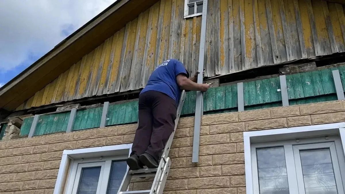 185 домов восстановили волонтёры «Курского рубежа» за время работы лагеря