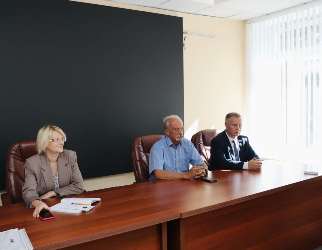 В Областном Дворце молодёжи состоялось обучение волонтёров к предстоящим выборам