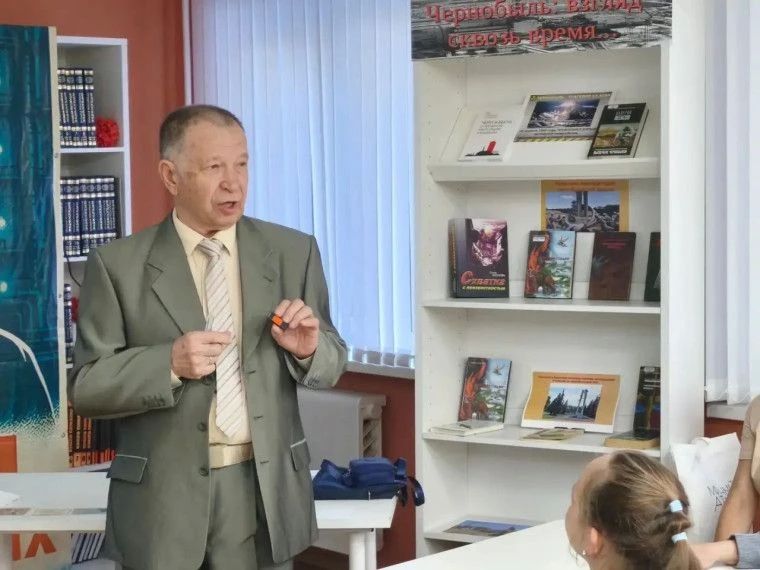 В минувшую пятницу стены одного из филиалов городской библиотеки объединили несколько поколений