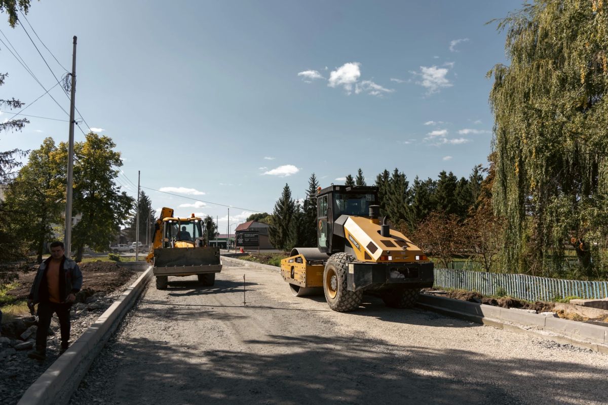В поселке Кшенский Советского района ведут масштабную реконструкцию улицы Ленина
