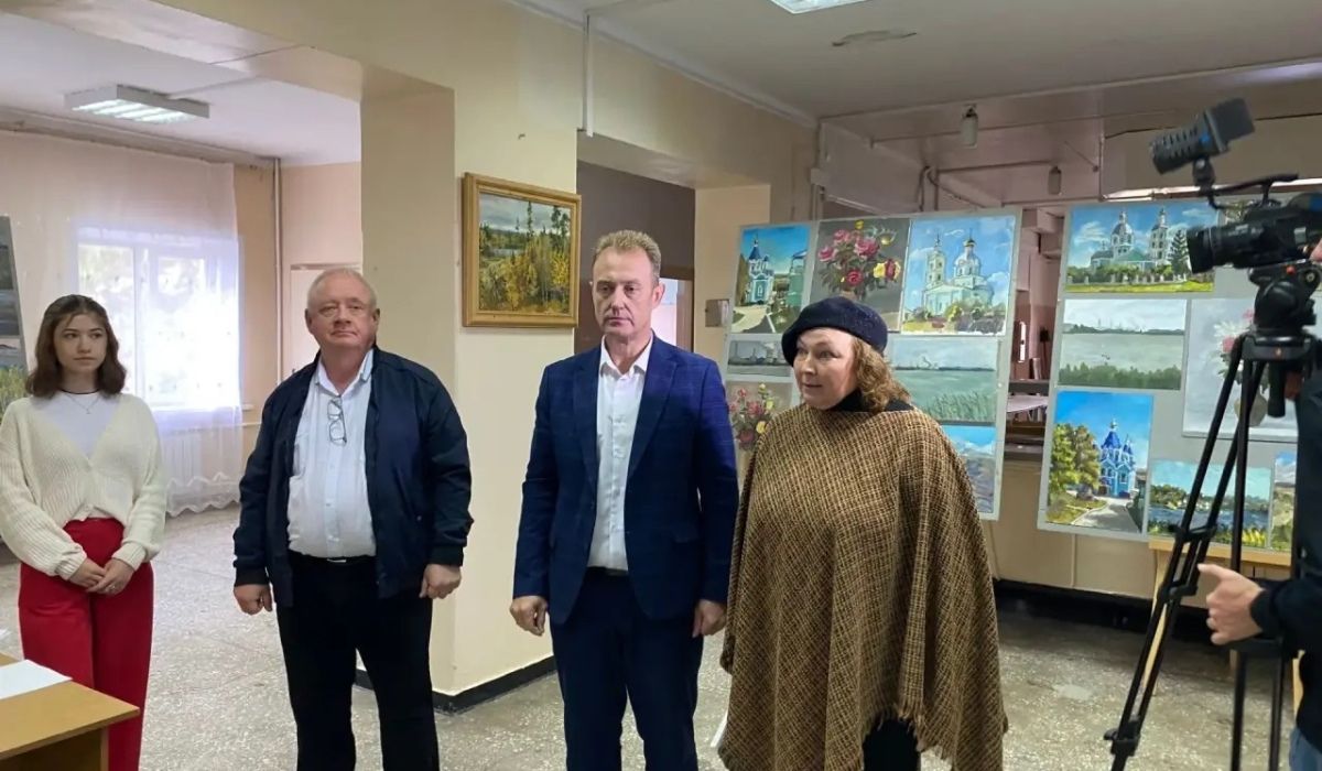 В Железногорске открыли выставку участников международного пленэра