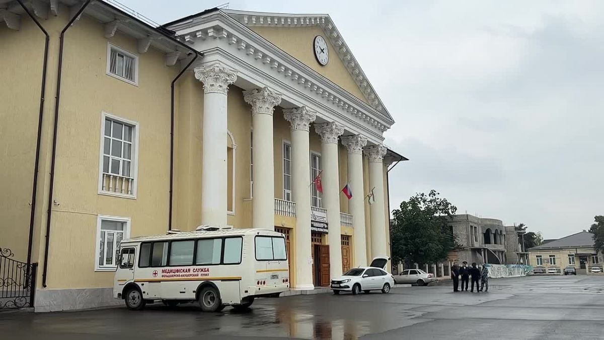 Для граждан на избирательных участках организована работа передвижного медицинского пункта