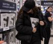 Курянка спрятала под одежду массажер за 8 тысяч рублей и продала прохожим