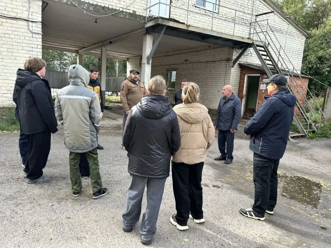 В рамках Месяца профориентации учащиеся МКОУ «Большежировская СОШ имени Героя Советского Союза Л.В. Лукьянчикова» посетили Фатежский филиал ООО «Курск Агро»