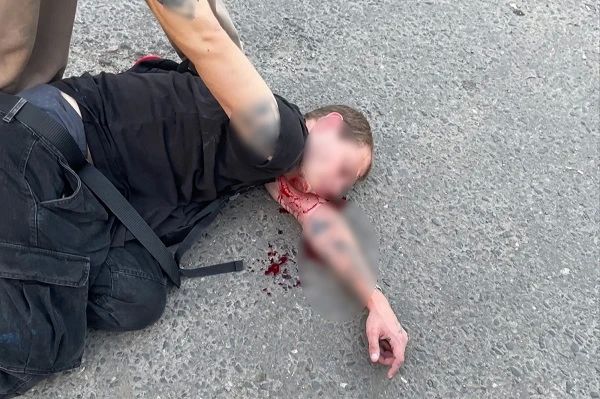 В Курске случилось ЧП - покупатель ворвался в цветочный магазин, расположенный в Железнодорожном округе