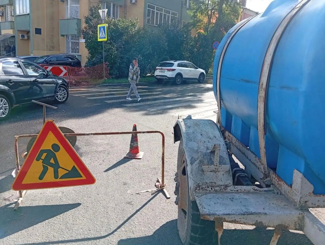 В Курске на перекрестке Мирной и Горького ремонтируют водопровод