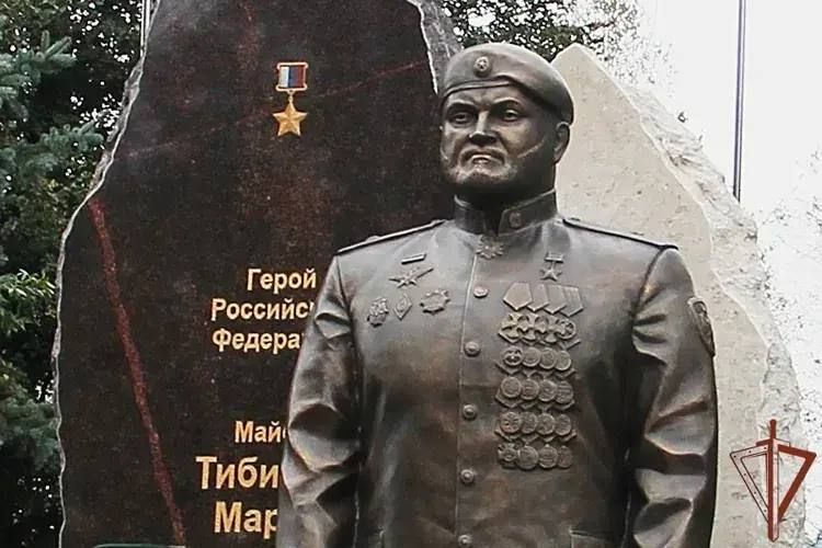 В Северной Осетии открыли памятник Герою России Марату Тибилову