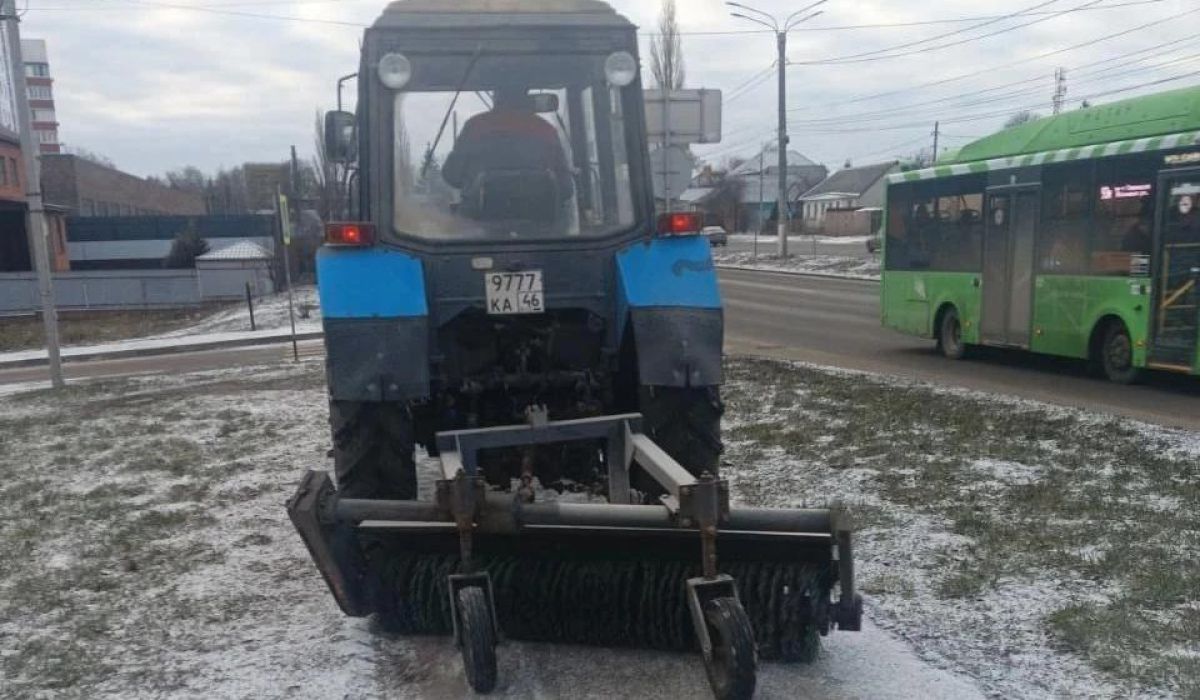 В Курске для обработки дорог и тротуаров от льда закупят 300 тонн "прожигающего" реагента