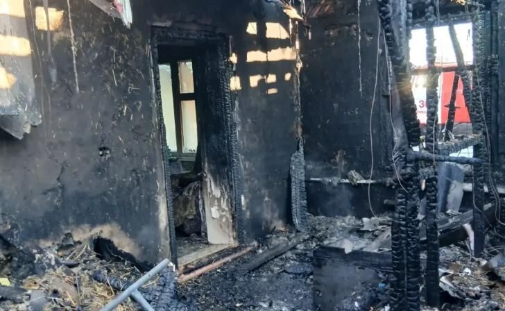 В Курской области жилой дом сгорел из-за шалости или короткого замыкания