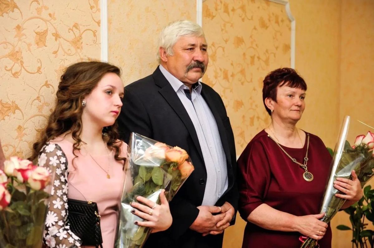 В поселке Чермошной отметили красивую дату: Вячеслав Юрьевич и Галина Анатольевна Цурган отпраздновали 40-летие совместной жизни